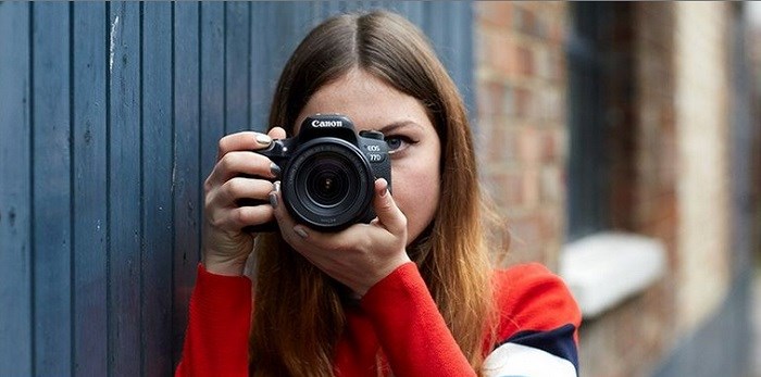 Canon EOS 77D snímač CMOS